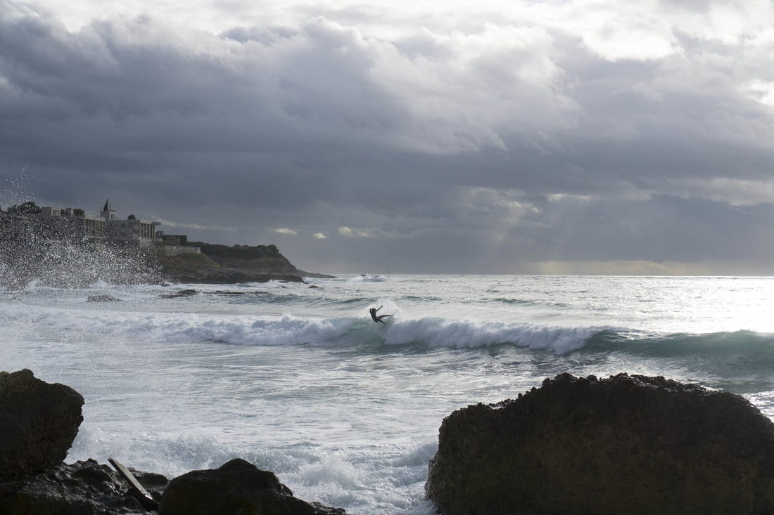 FLIGHT 566 TO BEIRUT - Adrien Toyon - Deflow Surf